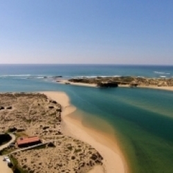 Praia Vila Nova de Milfontes, na região do Alentejo.